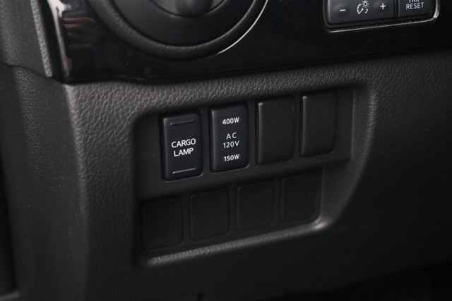 Nissan Titan Vehicle Image 13