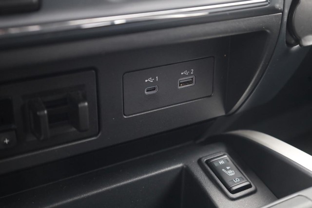 Nissan Titan Vehicle Image 18