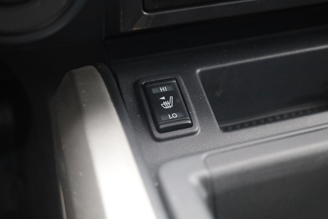 Nissan Titan Vehicle Image 19