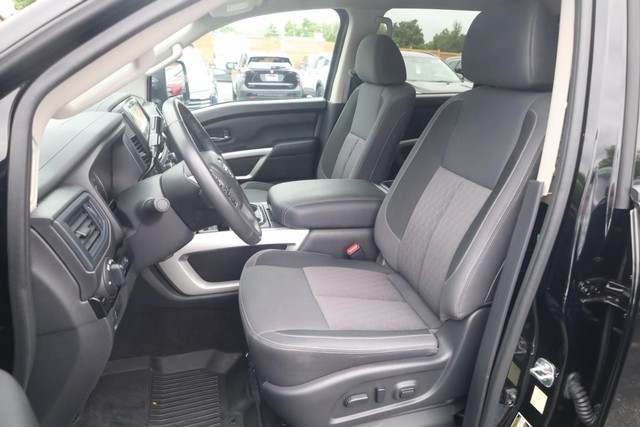 Nissan Titan Vehicle Image 20
