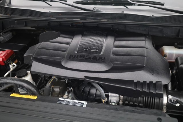 Nissan Titan Vehicle Image 24