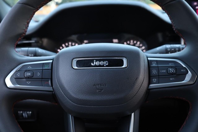 Jeep Compass Vehicle Image 09