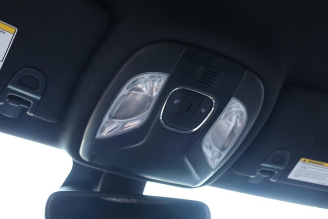 Jeep Compass Vehicle Image 16