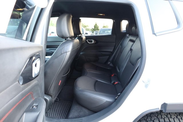 Jeep Compass Vehicle Image 20