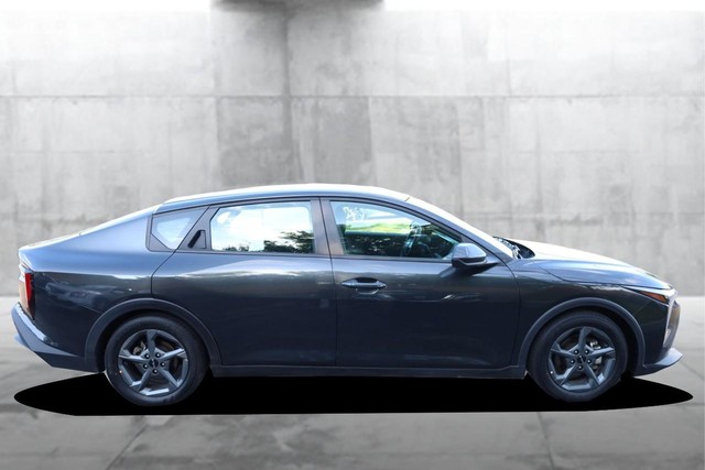 Kia K4 Vehicle Image 05