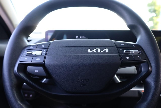Kia K4 Vehicle Image 09