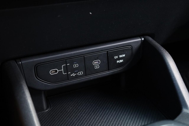 Kia K4 Vehicle Image 14