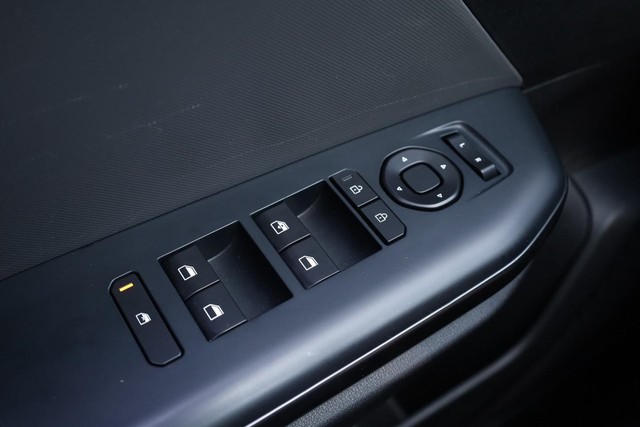 Kia K4 Vehicle Image 17