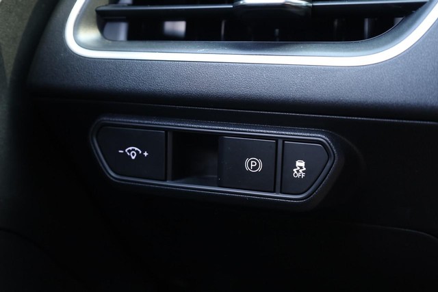 Kia K4 Vehicle Image 18