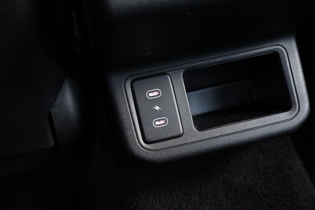 Kia K4 Vehicle Image 21