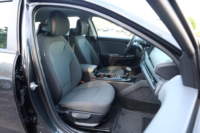 Kia K4 Vehicle Image 24