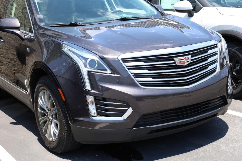 Cadillac XT5 Vehicle Image 02
