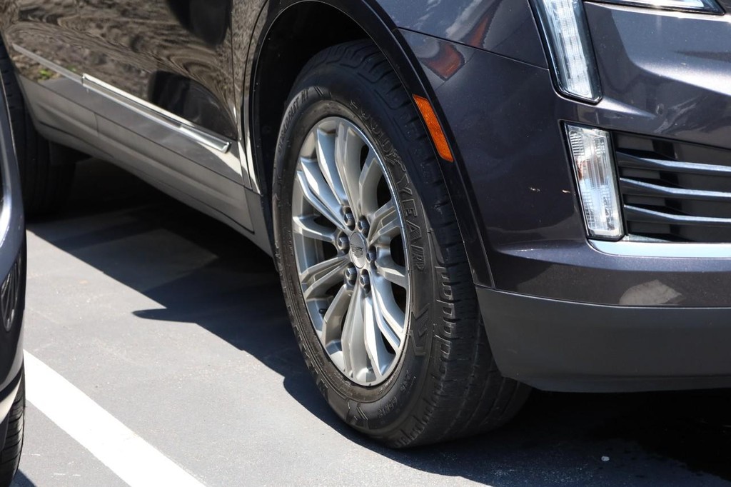 Cadillac XT5 Vehicle Image 03