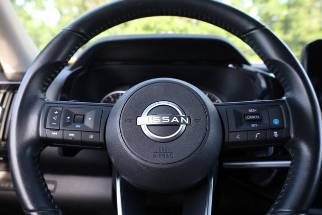 Nissan Pathfinder Vehicle Full-screen Gallery Image 11