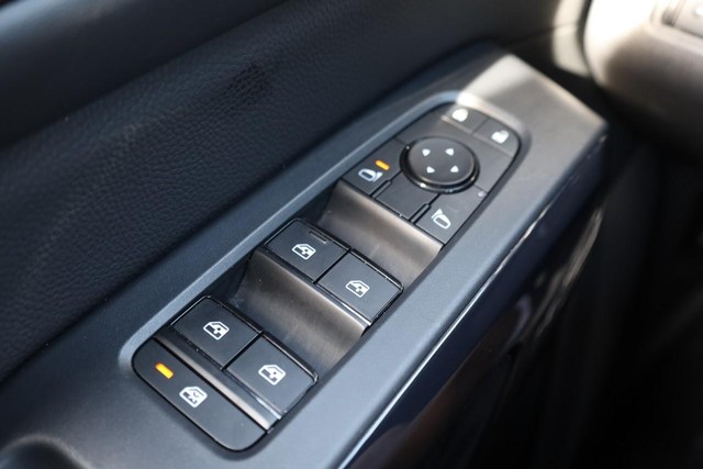 Nissan Pathfinder Vehicle Full-screen Gallery Image 19