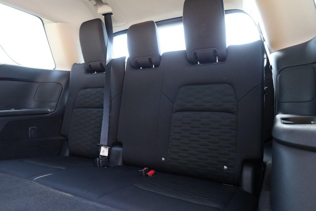 Nissan Pathfinder Vehicle Full-screen Gallery Image 26