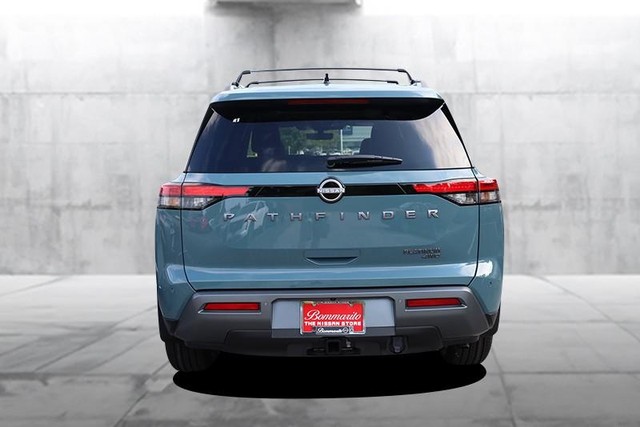 Nissan Pathfinder Vehicle Image 06