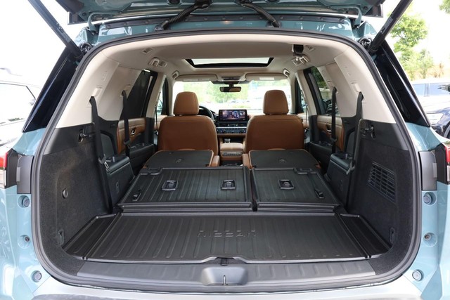 Nissan Pathfinder Vehicle Image 09