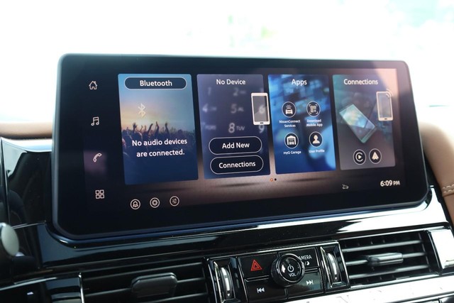 Nissan Pathfinder Vehicle Image 15