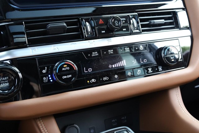 Nissan Pathfinder Vehicle Image 18