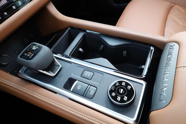Nissan Pathfinder Vehicle Image 20
