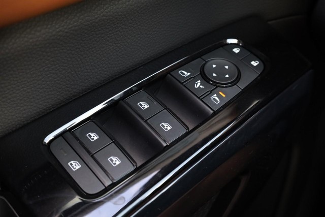 Nissan Pathfinder Vehicle Image 22