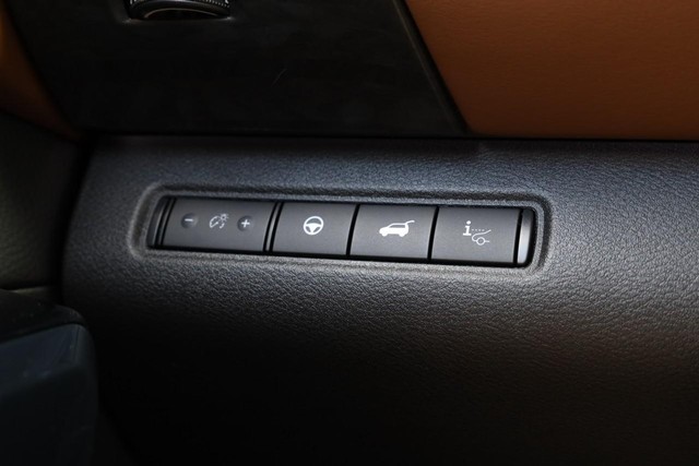 Nissan Pathfinder Vehicle Image 23
