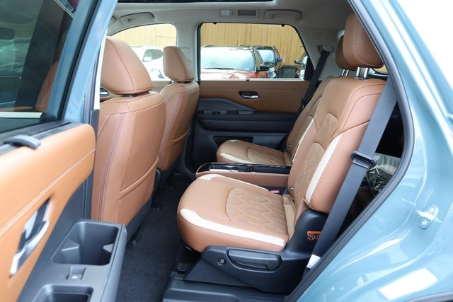 Nissan Pathfinder Vehicle Image 26