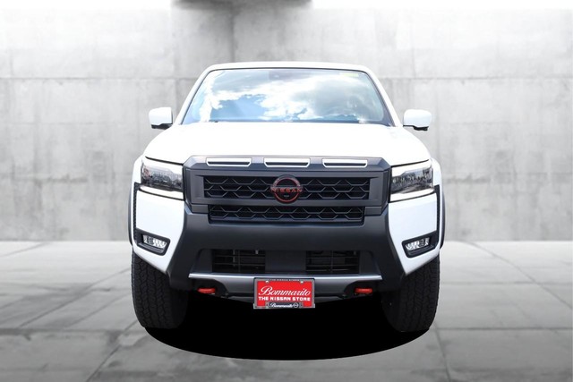 Nissan Frontier Vehicle Full-screen Gallery Image 4