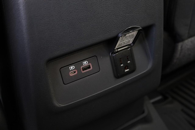 Nissan Frontier Vehicle Full-screen Gallery Image 22