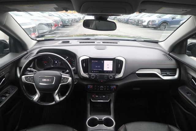 GMC Terrain Vehicle Full-screen Gallery Image 07
