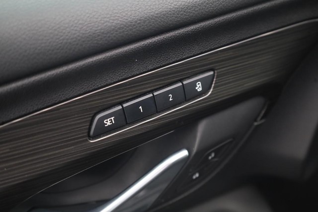 GMC Terrain Vehicle Full-screen Gallery Image 12