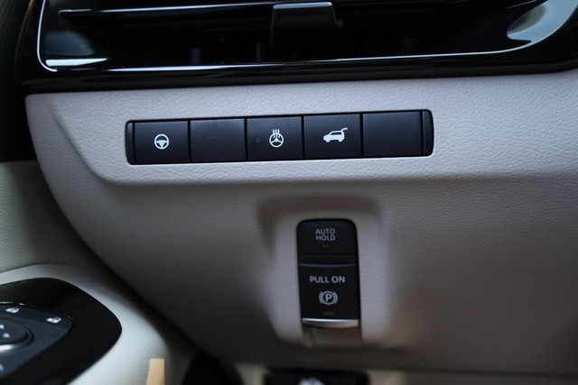 Nissan Murano Vehicle Full-screen Gallery Image 23