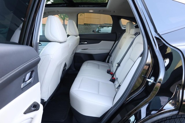 Nissan Murano Vehicle Full-screen Gallery Image 25