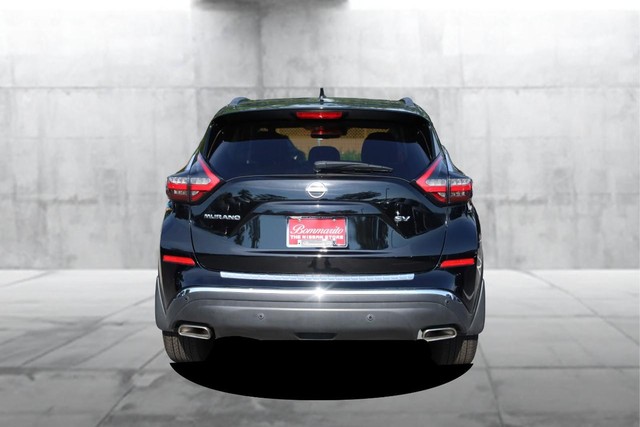 Nissan Murano Vehicle Full-screen Gallery Image 6