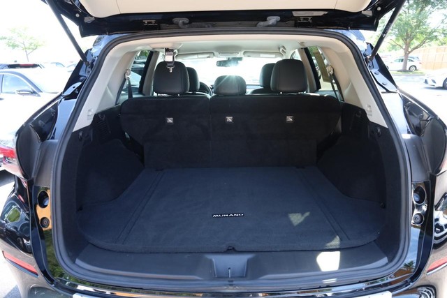 Nissan Murano Vehicle Full-screen Gallery Image 7