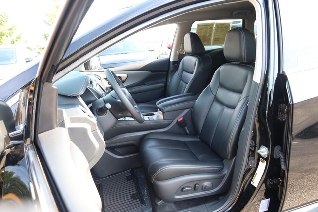 Nissan Murano Vehicle Full-screen Gallery Image 8