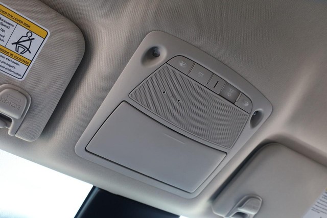 Nissan Murano Vehicle Full-screen Gallery Image 16