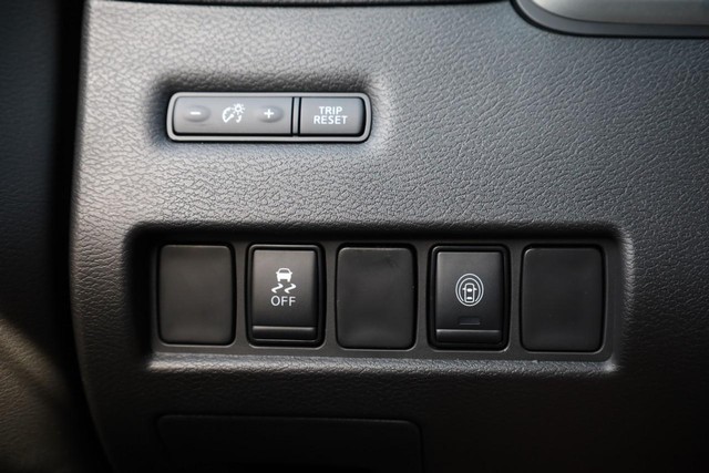 Nissan Murano Vehicle Full-screen Gallery Image 18