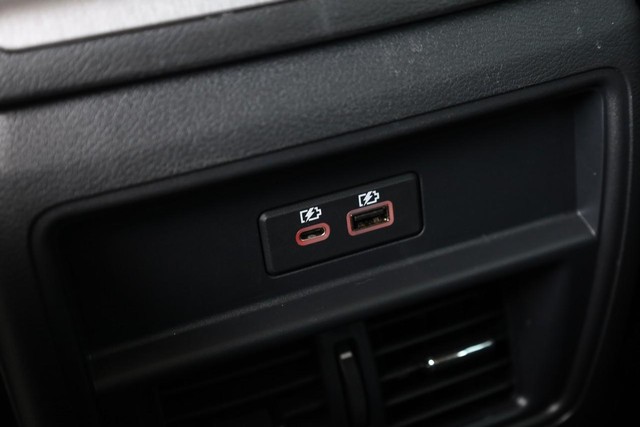 Nissan Murano Vehicle Full-screen Gallery Image 20