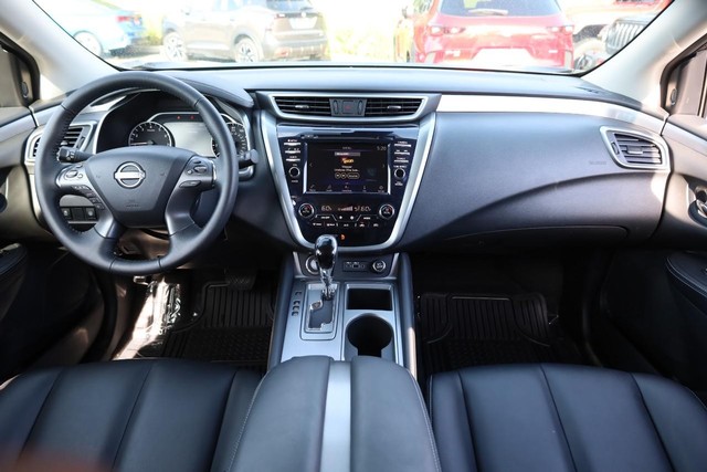 Nissan Murano Vehicle Full-screen Gallery Image 21