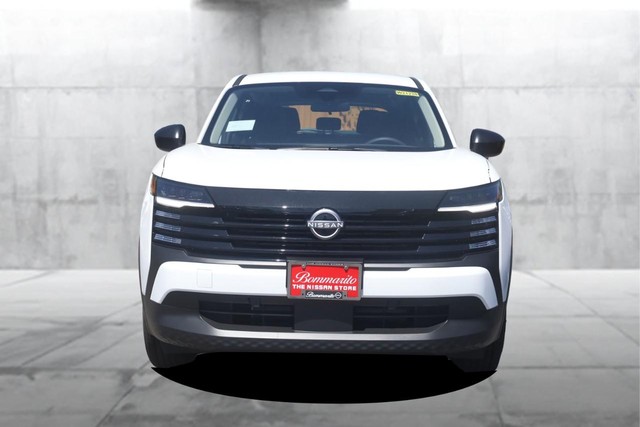 Nissan Kicks Vehicle Full-screen Gallery Image 4