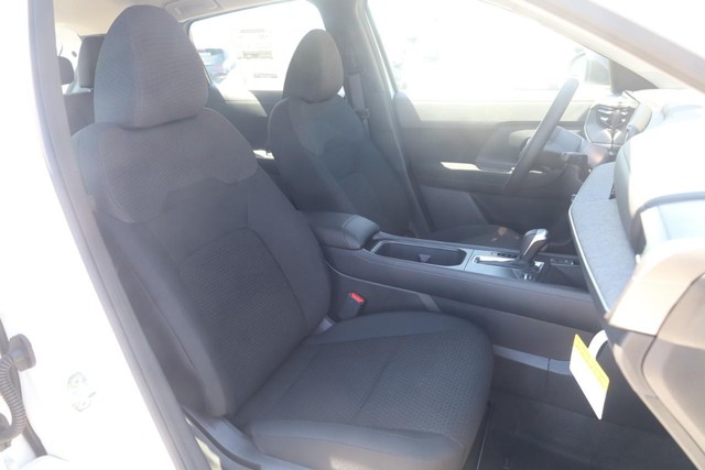 Nissan Kicks Vehicle Full-screen Gallery Image 20