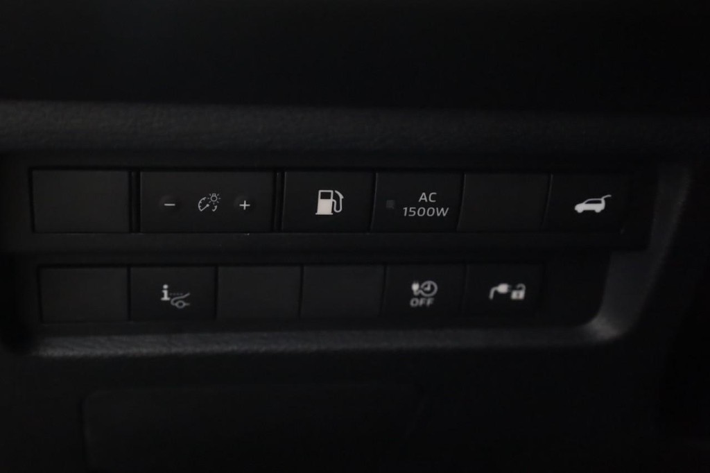 Nissan Rogue Plug-In Hybrid Vehicle Full-screen Gallery Image 12