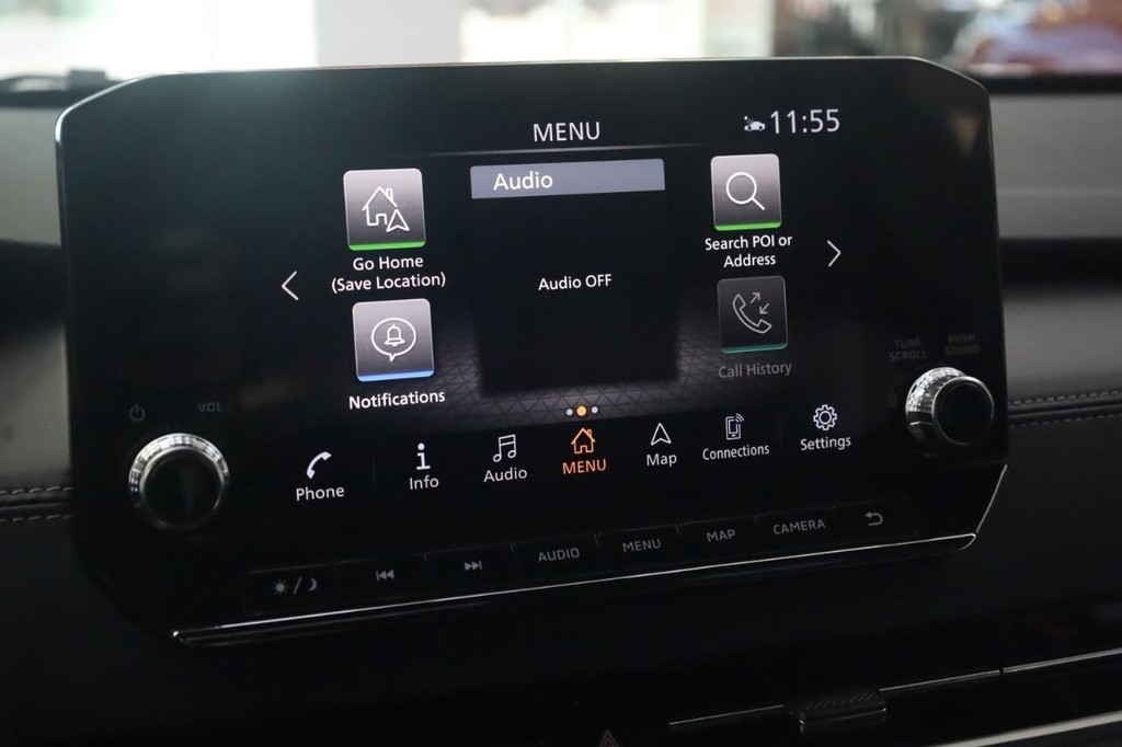 Nissan Rogue Plug-In Hybrid Vehicle Full-screen Gallery Image 14