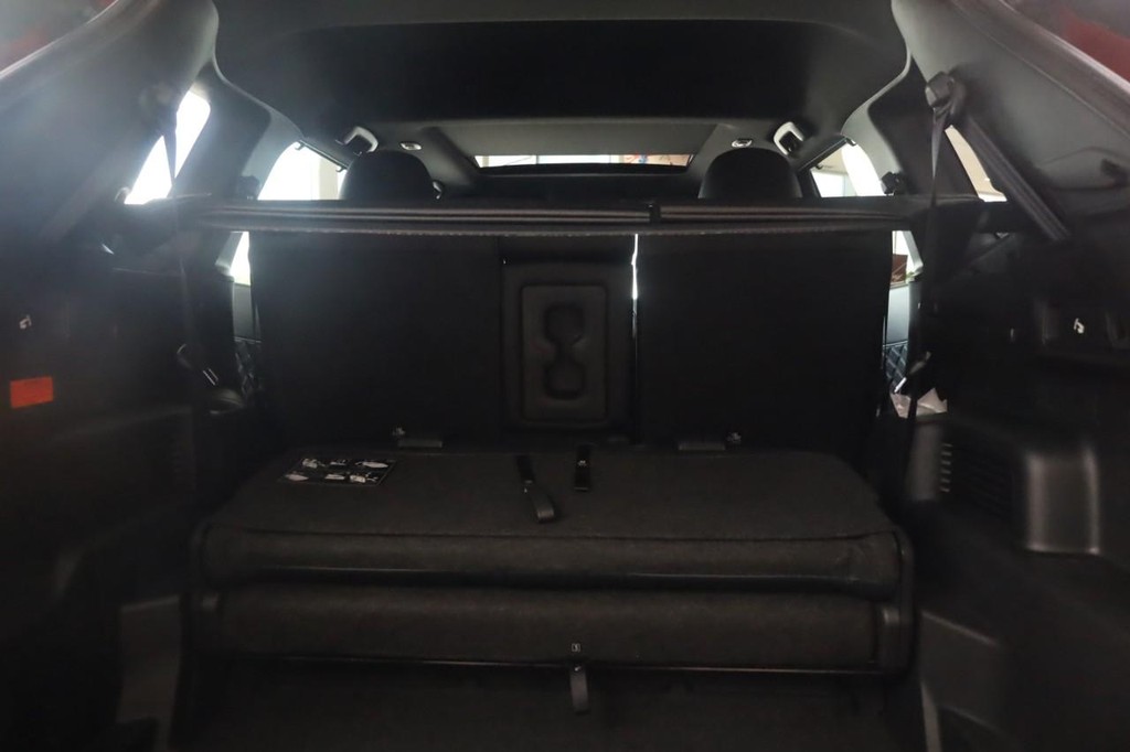 Nissan Rogue Plug-In Hybrid Vehicle Full-screen Gallery Image 24