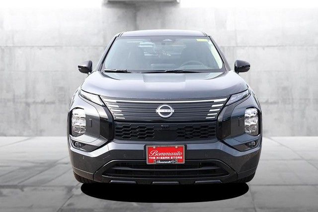 Nissan Rogue Plug-In Hybrid Vehicle Image 04