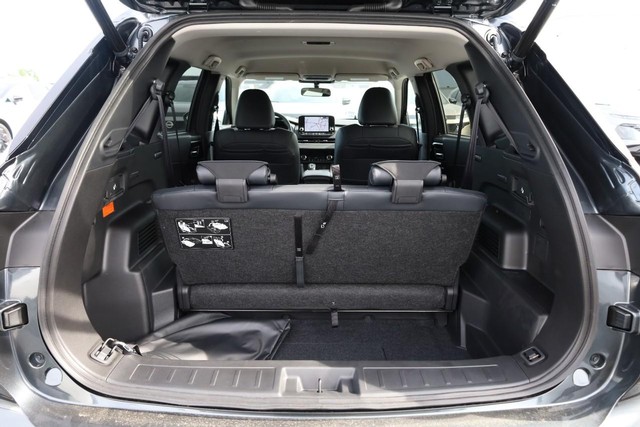 Nissan Rogue Plug-In Hybrid Vehicle Image 07