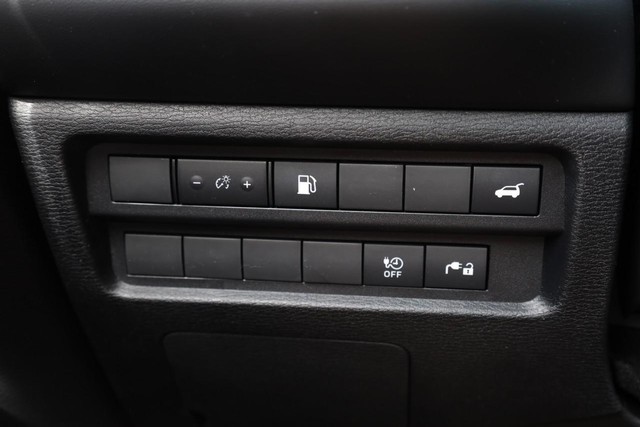 Nissan Rogue Plug-In Hybrid Vehicle Image 20