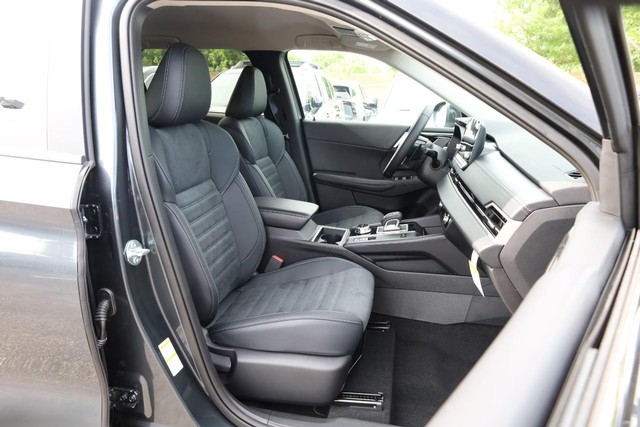 Nissan Rogue Plug-In Hybrid Vehicle Image 27